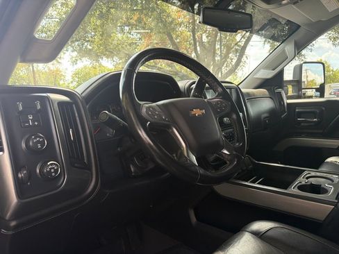 Used 2019 Chevrolet Silverado 2500 LTZ w/ Vortec Plus Package AWD/4WD image 9
