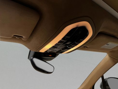 Used 2016 Porsche Macan Turbo image 38