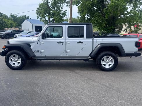 Used 2023 Jeep Gladiator Sport AWD/4WD image 6