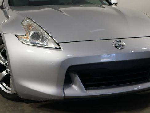 Used 2009 Nissan 370Z Touring image 34
