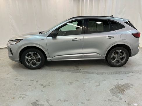 Used 2024 Ford Escape ST-Line image 2