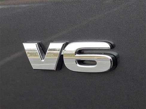 Used 2023 Toyota Tacoma Limited image 31