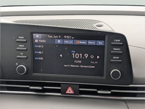 Certified 2025 Hyundai Elantra SE FWD image 15