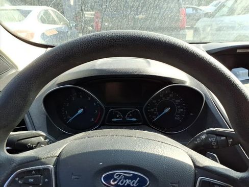 Used 2017 Ford Escape SE FWD image 13