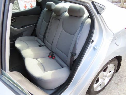 Used 2013 Hyundai Elantra GLS w/ Preferred Pkg FWD image 12