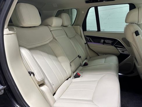 Used 2024 Land Rover Range Rover SE image 38