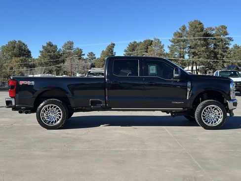 Used 2025 Ford F250 Lariat image 2