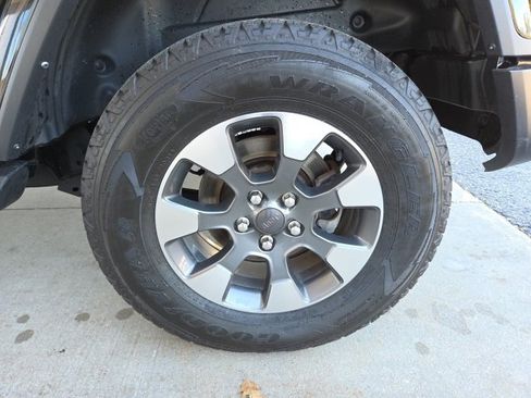 Used 2021 Jeep Wrangler Unlimited Sahara w/ Uconnect 4C Nav & Sound Group image 70