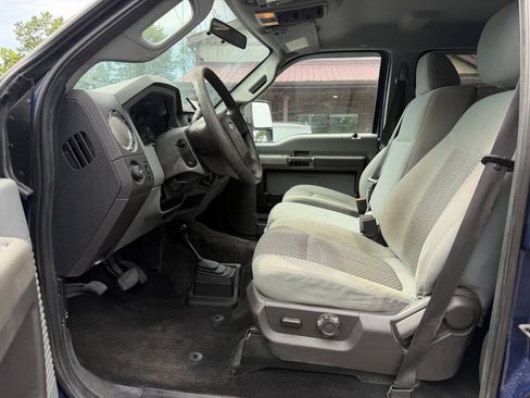 Used 2011 Ford F250 XLT w/ Chrome Pkg AWD/4WD image 12