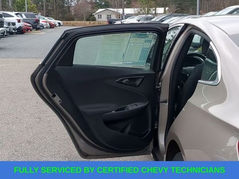 Used 2025 Chevrolet Malibu LT image 35