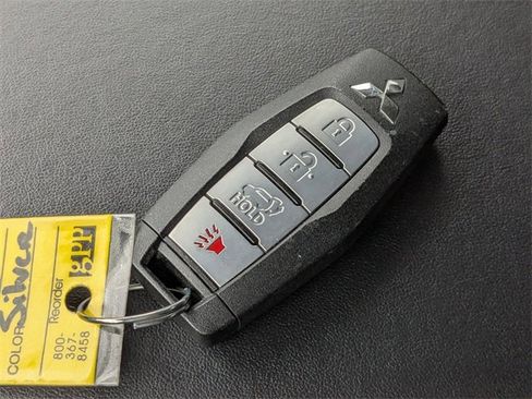 Used 2025 Mitsubishi Outlander SE image 31