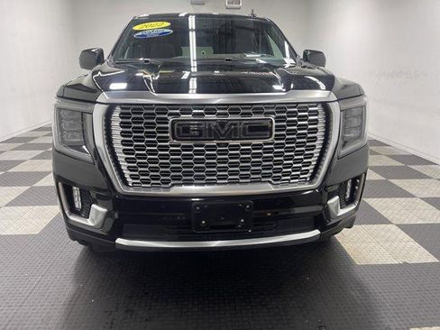 Used 2022 GMC Yukon Denali w/ Advanced Technology Package AWD/4WD image 11