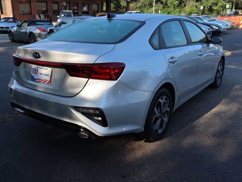 Used 2021 Kia Forte LXS FWD image 6