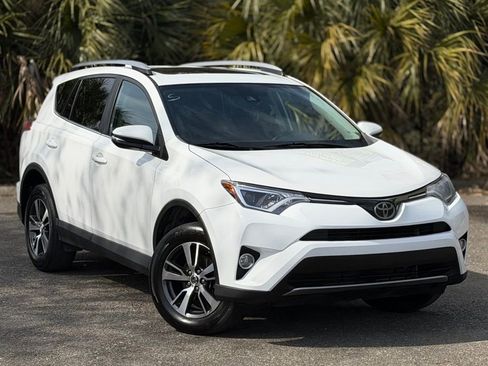 Used 2018 Toyota RAV4 XLE image 7