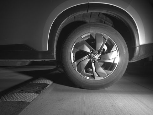 Used 2025 Nissan Rogue SV image 14