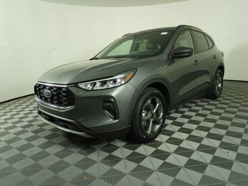 Used 2025 Ford Escape ST-Line FWD image 3