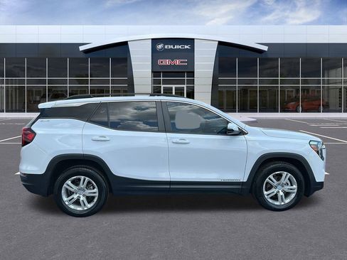 Used 2023 GMC Terrain SLE w/ Driver Convenience Package image 6