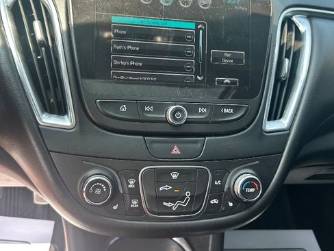 Used 2016 Chevrolet Malibu LT w/ Leather Package FWD image 11