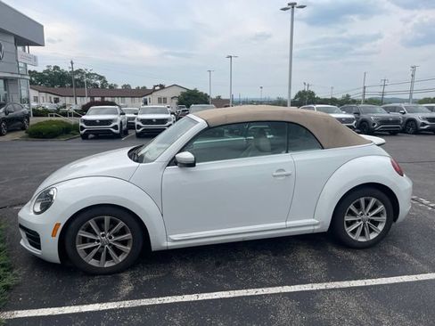 Used 2018 Volkswagen Beetle 2.0T S w/ Style & Comfort Package FWD image 2