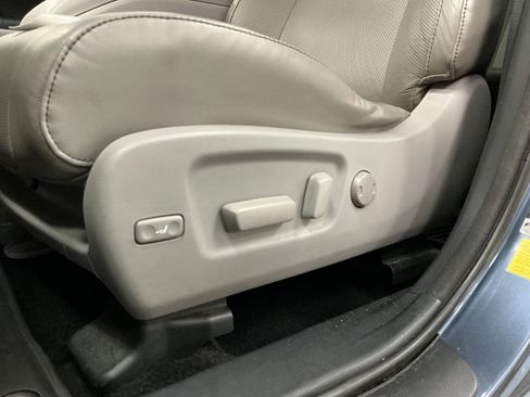 Used 2015 Toyota Highlander Limited Platinum AWD/4WD image 22