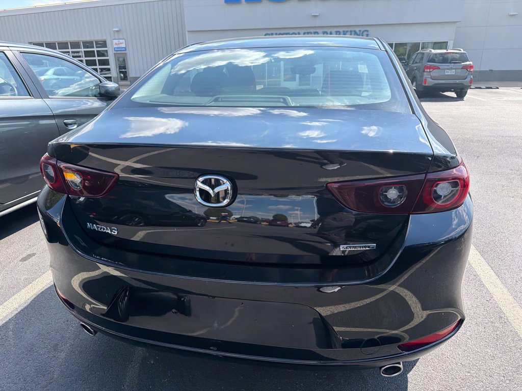 Used 2024 MAZDA MAZDA3 s FWD image 5