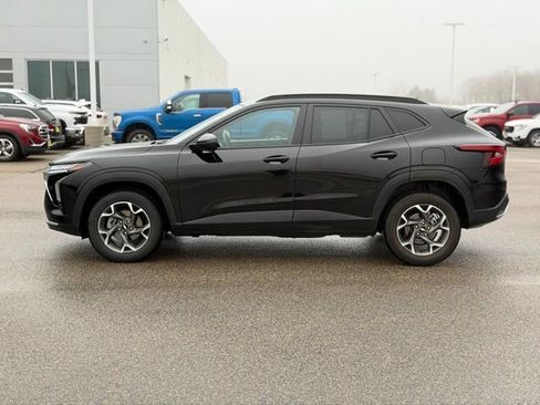 Used 2024 Chevrolet Trax LT image 12