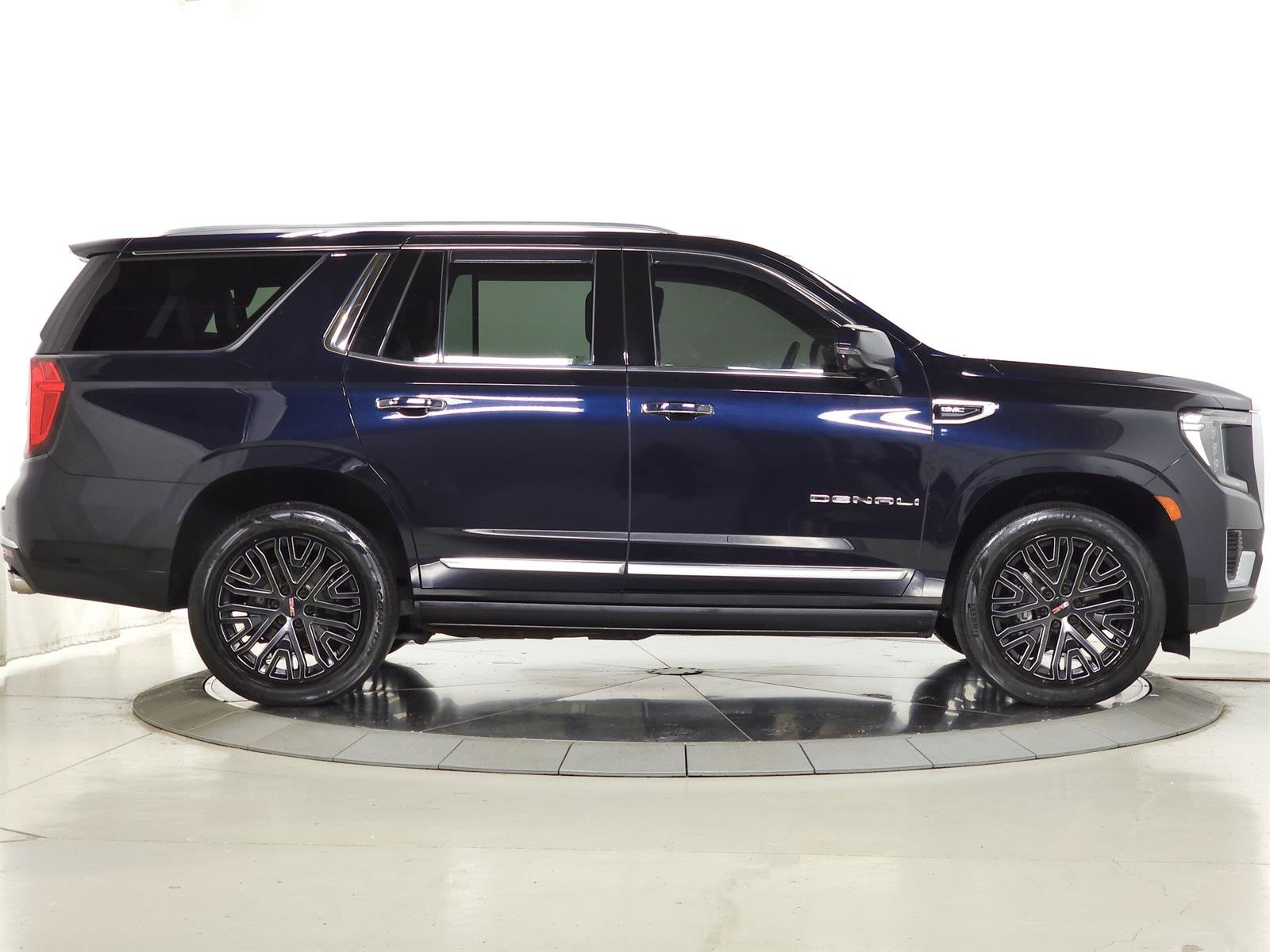 Used 2021 GMC Yukon Denali AWD/4WD image 13