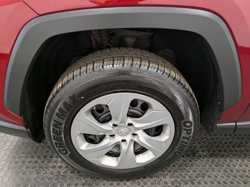 Used 2022 Toyota RAV4 LE AWD/4WD image 7