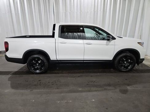New 2026 Honda Ridgeline Black Edition image 2