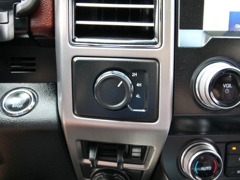 Used 2021 Ford F350 Platinum AWD/4WD image 37