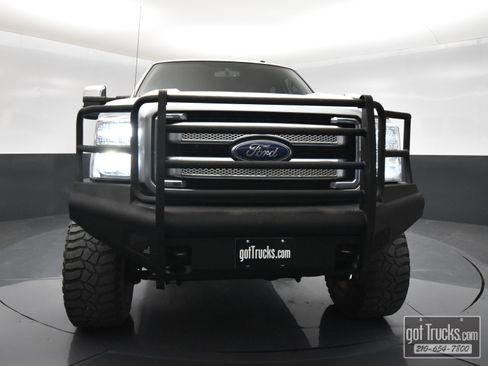 Used 2016 Ford F350 Platinum w/ FX4 Off-Road Package image 43