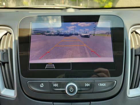 Used 2025 Chevrolet Malibu LT image 13