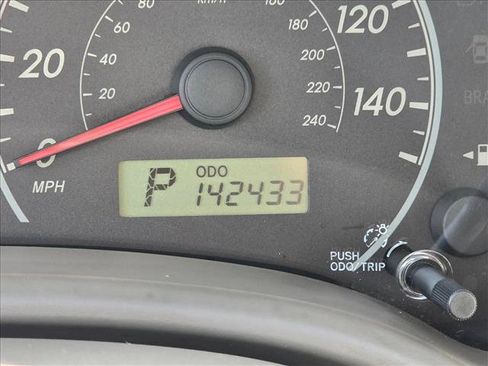 Used 2010 Toyota Corolla LE FWD image 23
