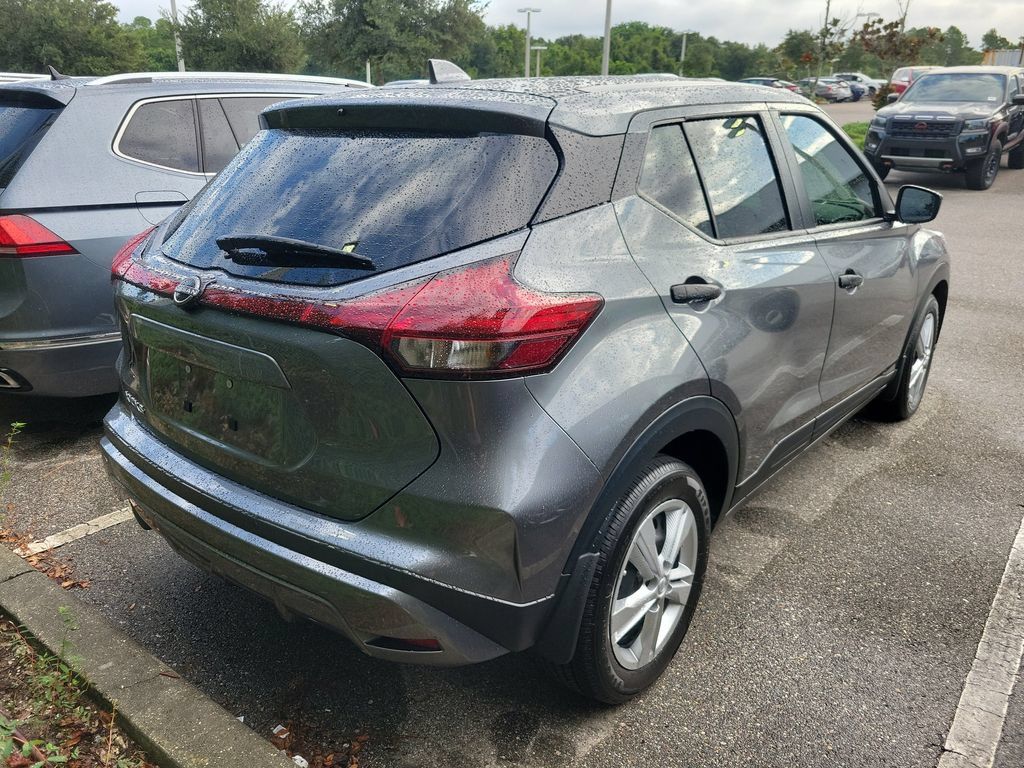 Used 2025 Nissan Kicks Play S FWD image 3