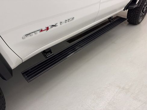 Used 2024 GMC Sierra 2500 AT4X image 22