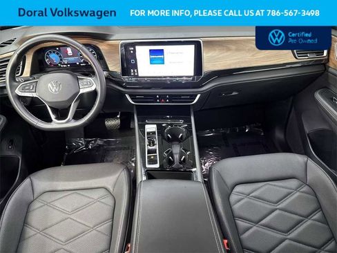 Certified 2025 Volkswagen Atlas SE w/ Black Wheel Package image 24