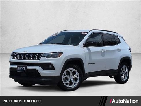 Used 2024 Jeep Compass Latitude AWD/4WD image 1