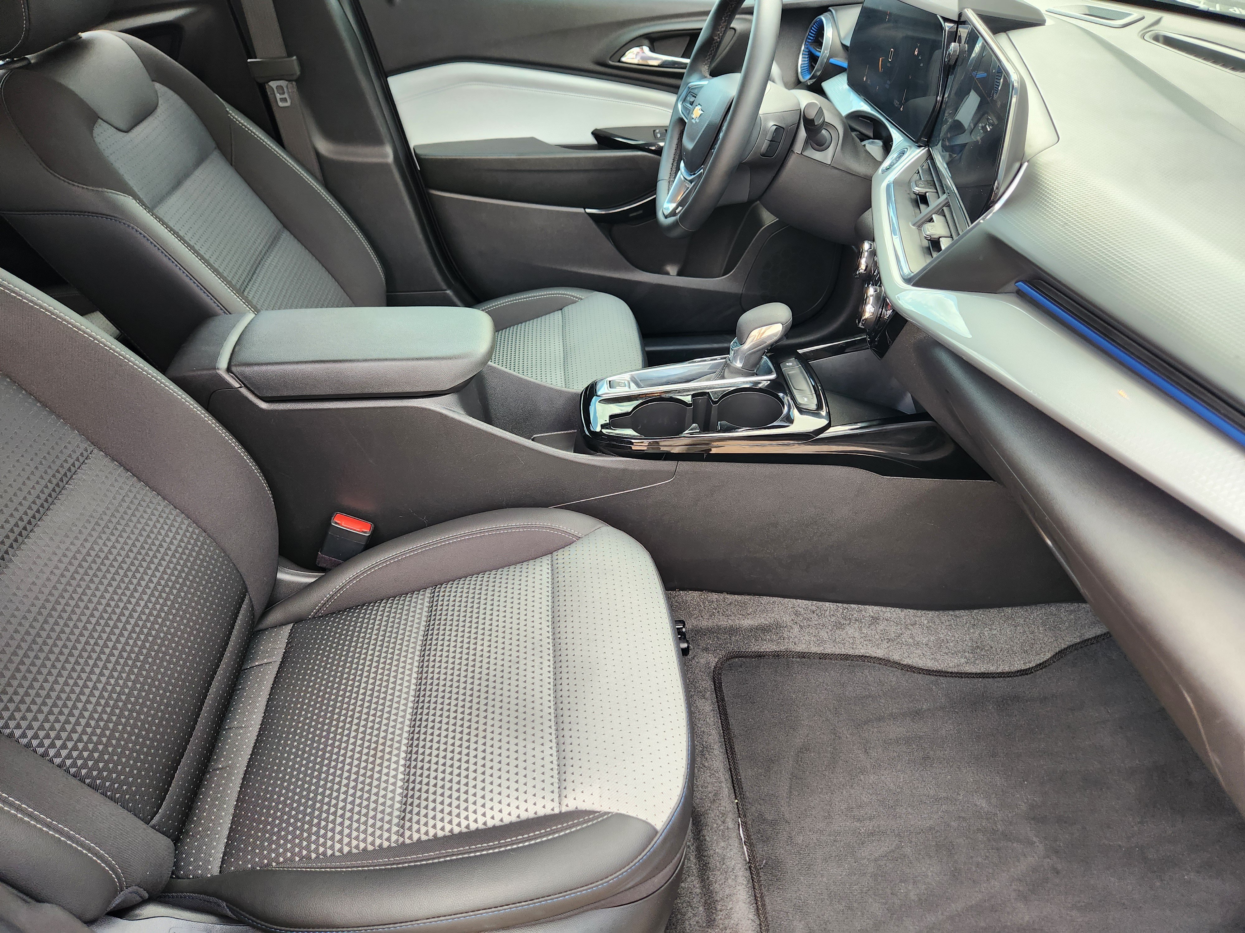 Used 2026 Chevrolet Trax LT w/ Driver Confidence Package FWD image 10
