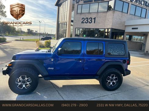 Used 2018 Jeep Wrangler Unlimited Sport S AWD/4WD image 8