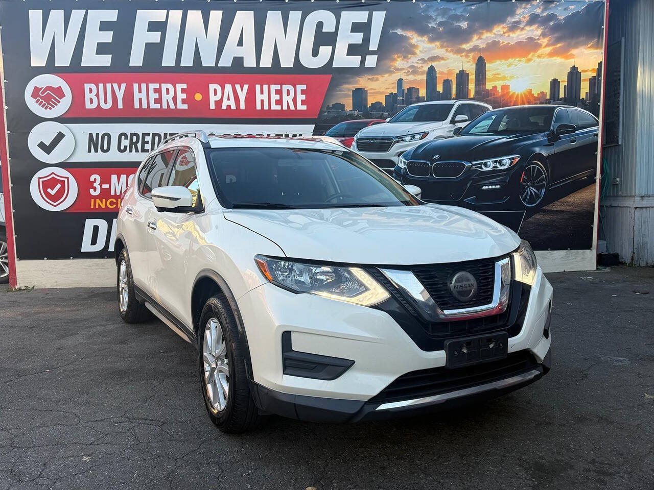 Used 2018 Nissan Rogue SV w/ Sun & Sound Touring Package AWD/4WD image 1