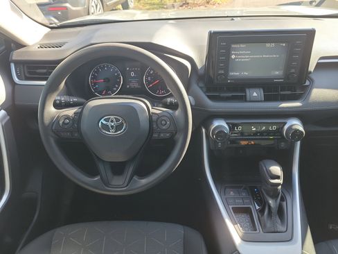 Used 2020 Toyota RAV4 XLE image 19