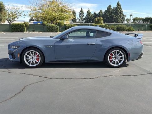 Used 2024 Ford Mustang GT Premium image 7