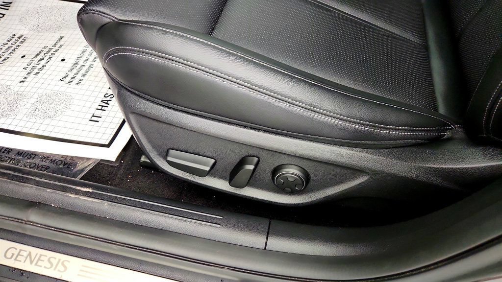 Used 2023 Genesis G70 2.0T AWD/4WD image 11
