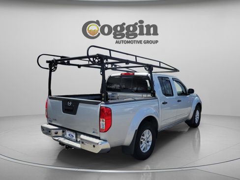 Used 2017 Nissan Frontier SV w/ SV Value Truck Package RWD image 3