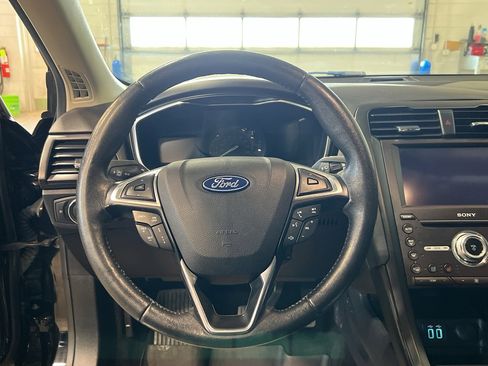 Used 2019 Ford Fusion Titanium image 30