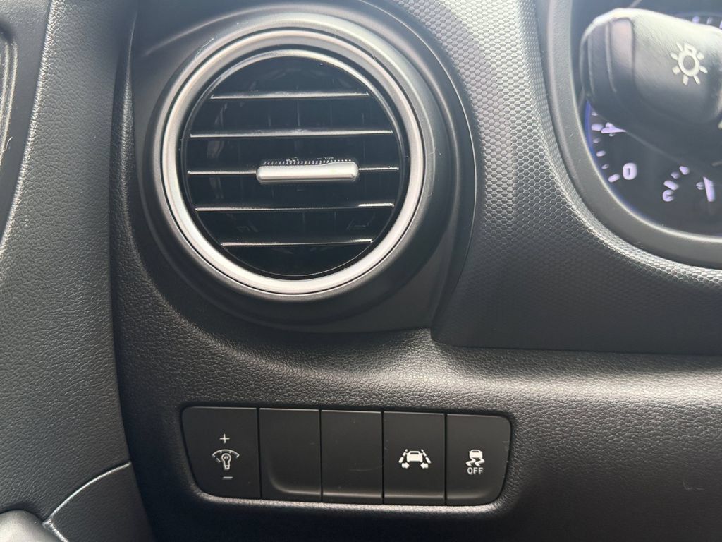 Used 2019 Hyundai Kona SE AWD/4WD image 20