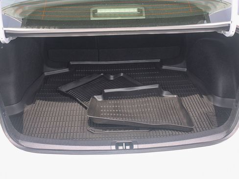 Used 2025 Toyota Corolla SE w/ Convenience Package image 26