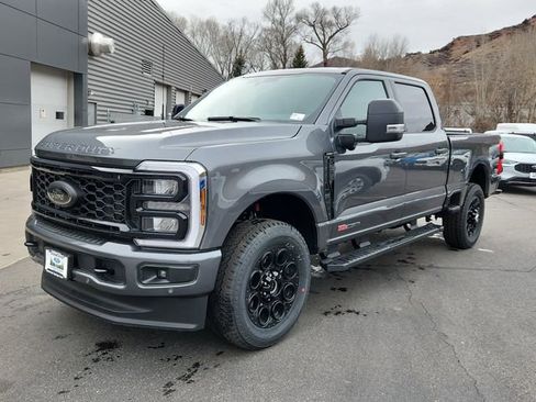 New 2026 Ford F250 Lariat w/ Black Appearance Package AWD/4WD image 5