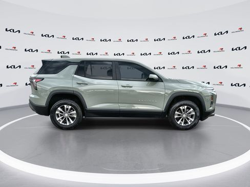 Used 2025 Chevrolet Equinox LT w/ Safety and Technology Package image 9