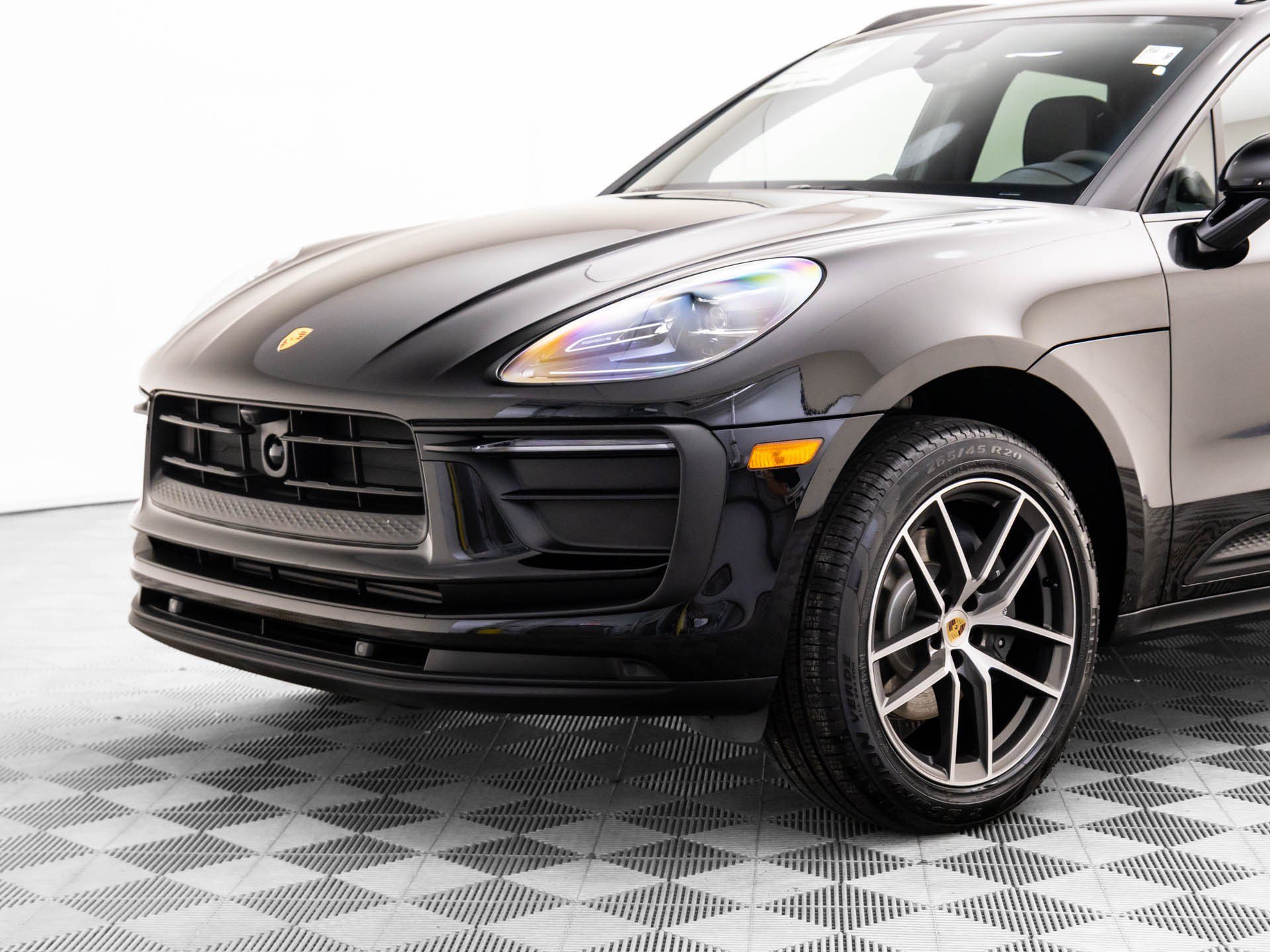 Used 2026 Porsche Macan AWD/4WD image 37